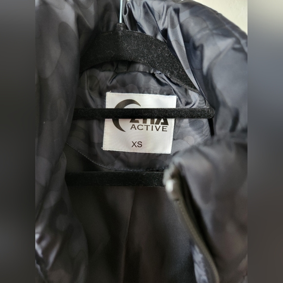 Zyia Camo Vest XS EUC - Picture 3 of 4